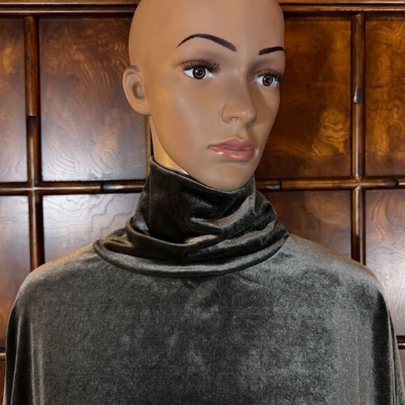 WynneLayers Dark Slate Stretch Velvet Side Slit Turtleneck Top - Picture 10 of 16